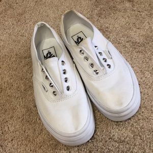 VANS WHITE SLIP ON STUDDED